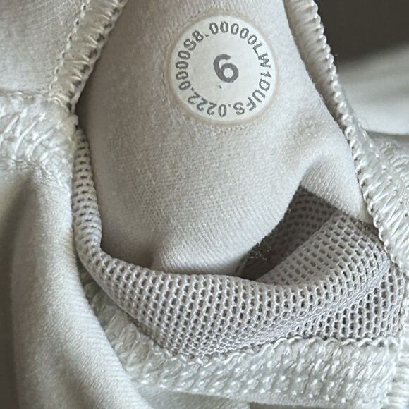 Lululemon Align Tank Top Womens 6 White Cropped V Neck Tank Top Light Support - Picture 5 of 6